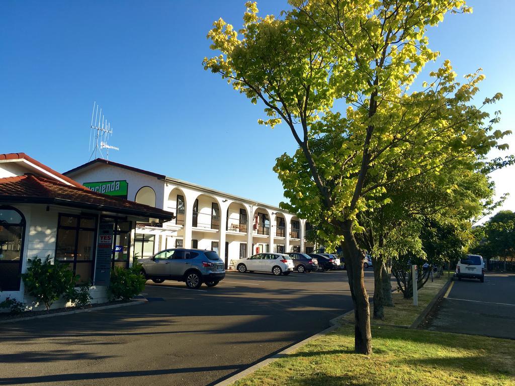 פלמרסטון נורת' Hacienda Motor Lodge מראה חיצוני תמונה